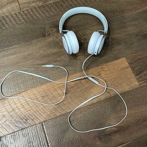 NWOT beats head phones with a phone connecter cord